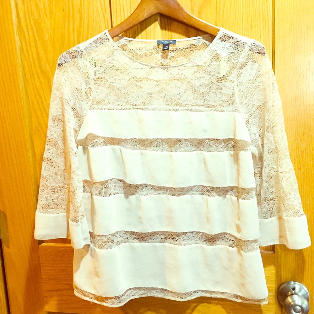 ❤️❤️GORGEOUS  LACE “ANN TAYLOR”  TOP/ sz/M Pt